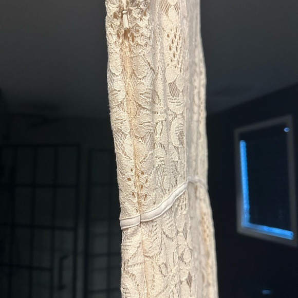 Adorable Lauren Conrad off-white dress. Size 6 brand new zipper put in. - Picture 4 of 6